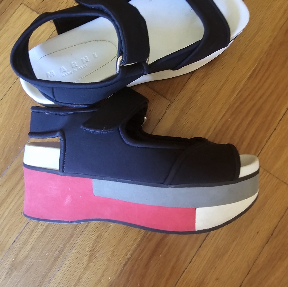 Womens sandals